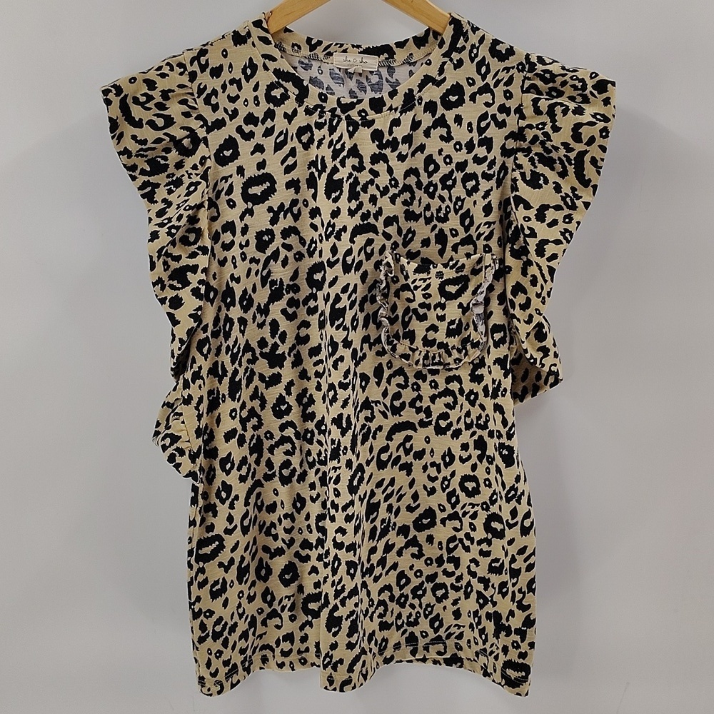 She & Sho Top Size Medium M Leopard Ruffle Arms Front Pocket